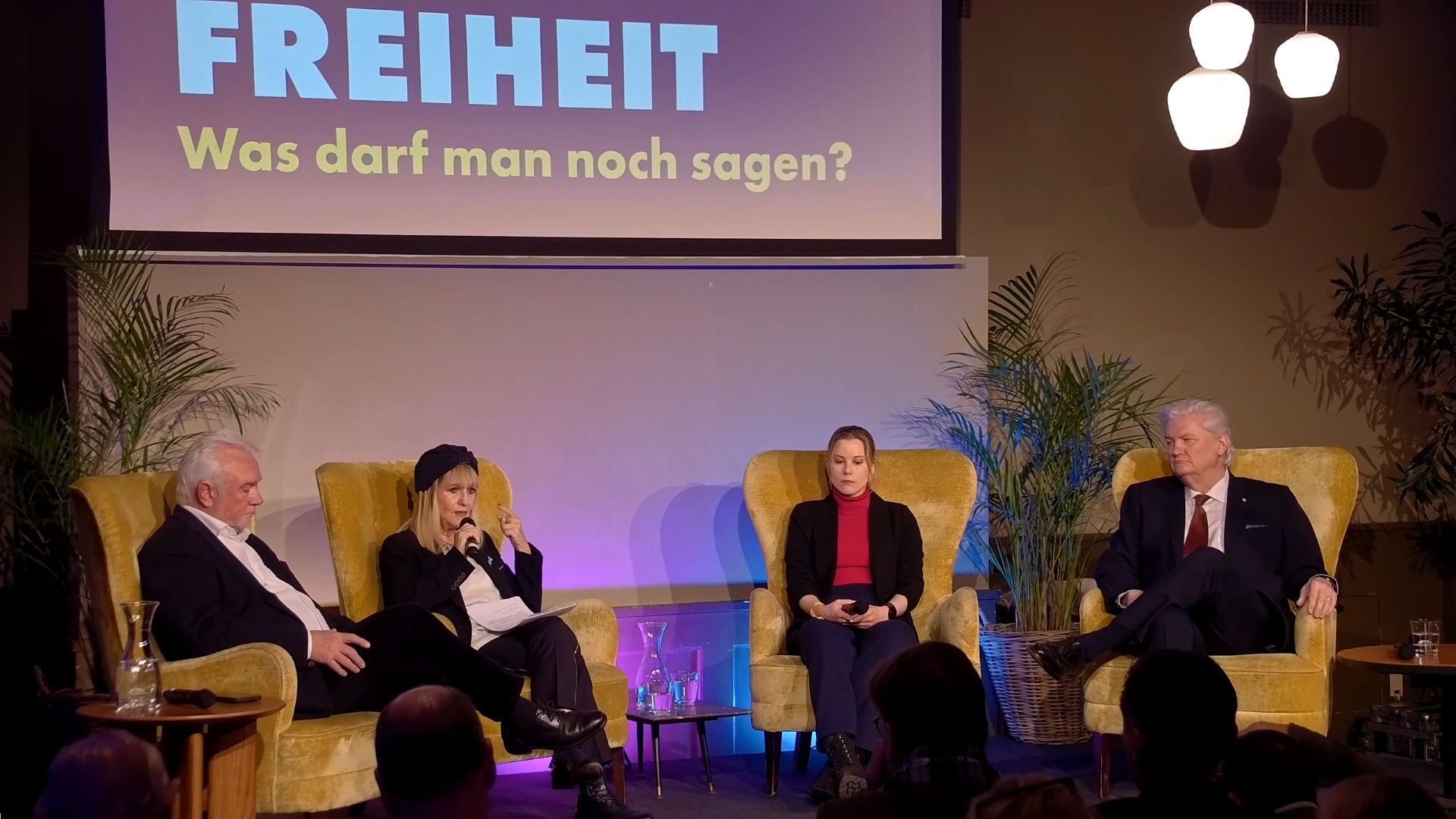 NDI + E10 + 单人操控：慕尼黑专家讨论会的专业直播方案